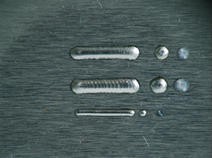<a href='http://www.91track.net/product/3.htm' class='text_a'>模具激光焊機(jī)</a>修復(fù)鏡面模具效果